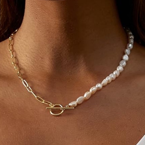 18k Gold plated link half pearl necklace with toggle clasp 🤍✨ NWOT - Picture 1 of 3